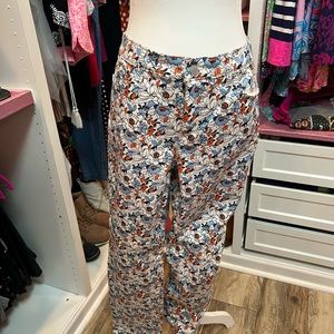 Like new. No signs of wear. Only worn once.